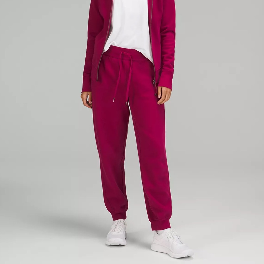 NWT Lululemon Scuba HR Relaxed Joggers Pomegranate